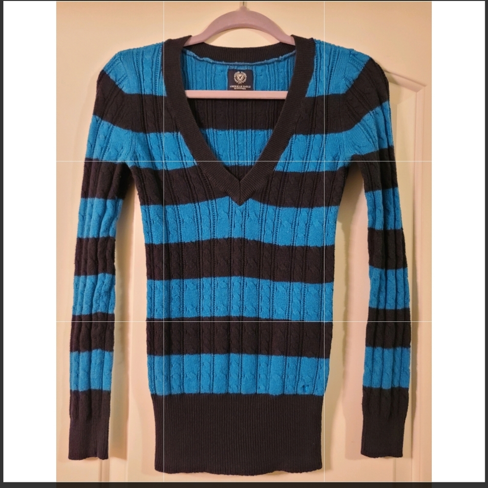 American Eagle Outfitters sweater